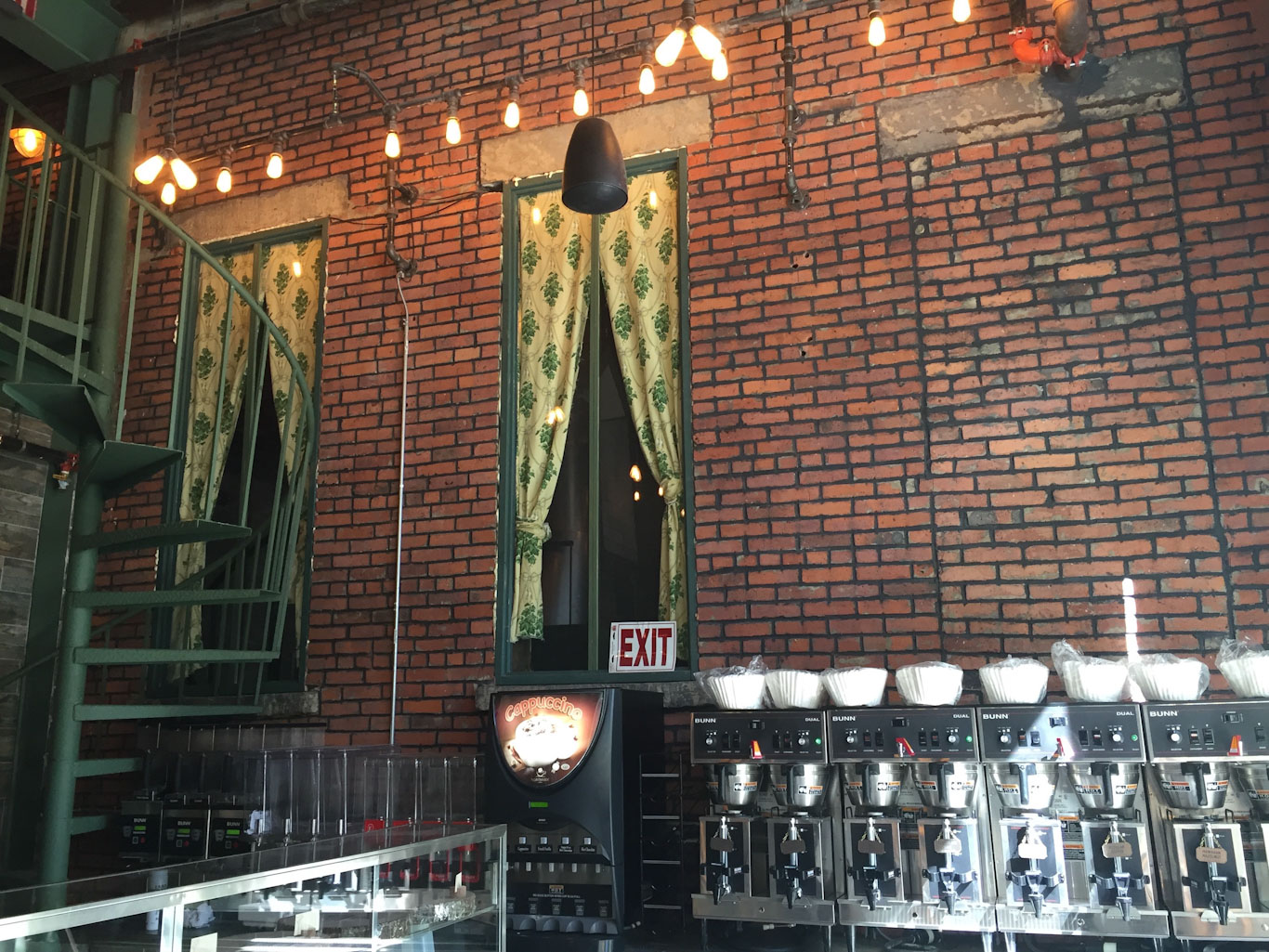 5 dicas para montar a iluminação ideal para bares e restaurantes